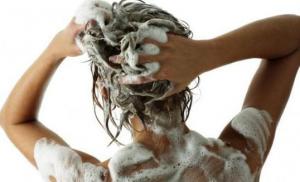 Мыть голову хозяйственным мылом – можно ли хозяйственным и какой результат для волос Полезные свойства хозяйственного мыла для волос